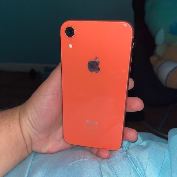 Coral iPhone XR 64 GB - Picture 1 of 7